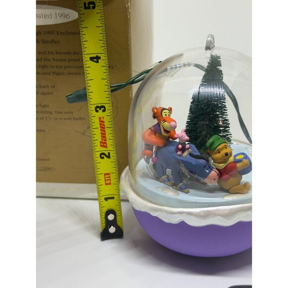 VTG Hallmark Keepsake Ornament Slippery Day Winnie The Pooh Lighted 1996 4.5" - Picture 5 of 5